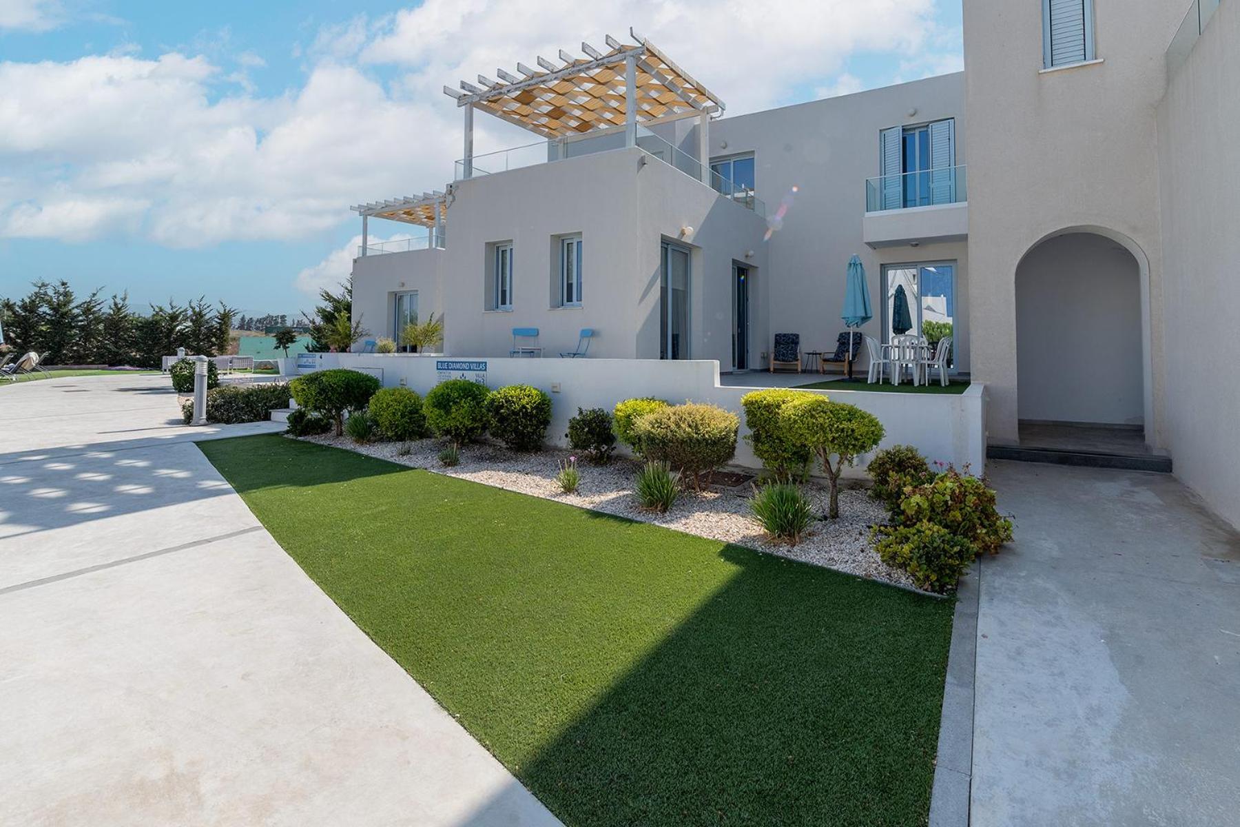 Blue Diamond Beach Villas Paphos Exteriör bild