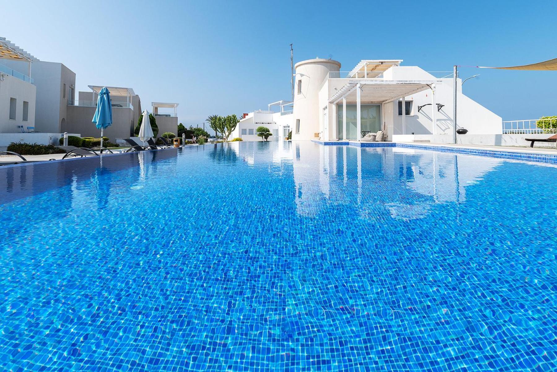 Blue Diamond Beach Villas Paphos Exteriör bild