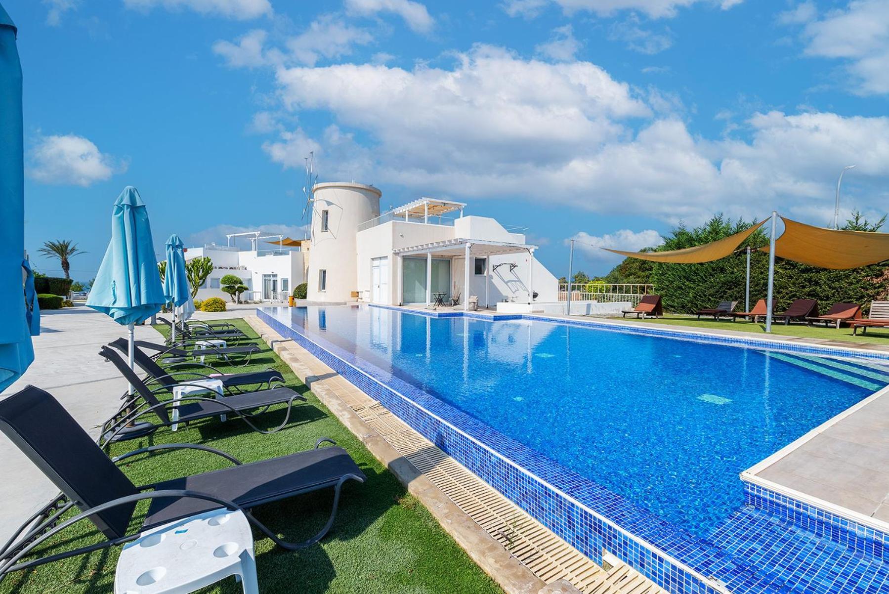 Blue Diamond Beach Villas Paphos Exteriör bild
