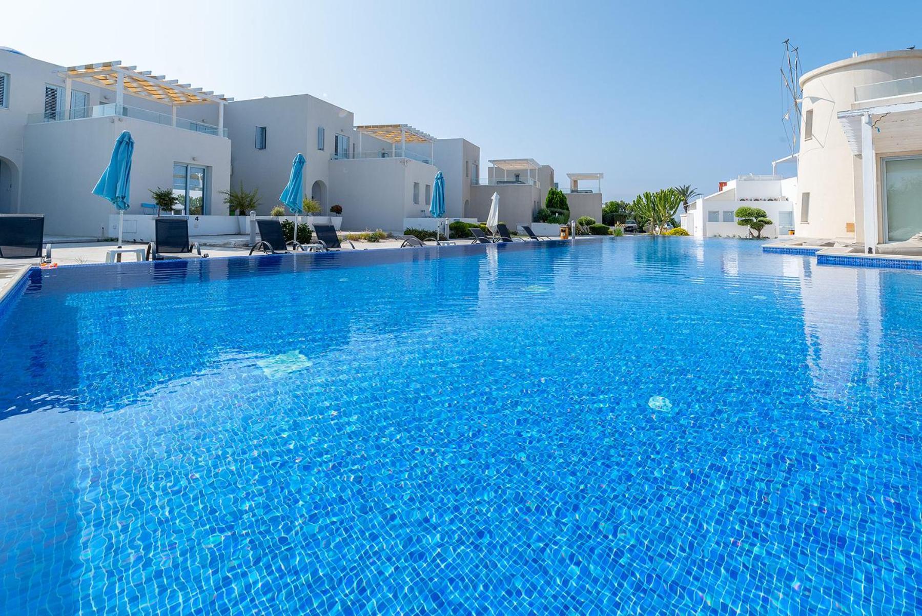 Blue Diamond Beach Villas Paphos Exteriör bild