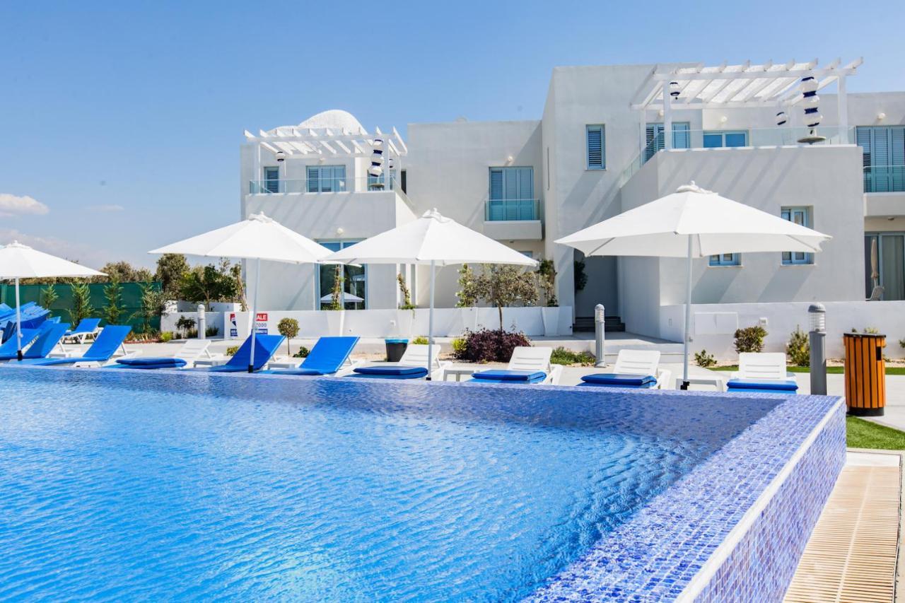 Blue Diamond Beach Villas Paphos Exteriör bild