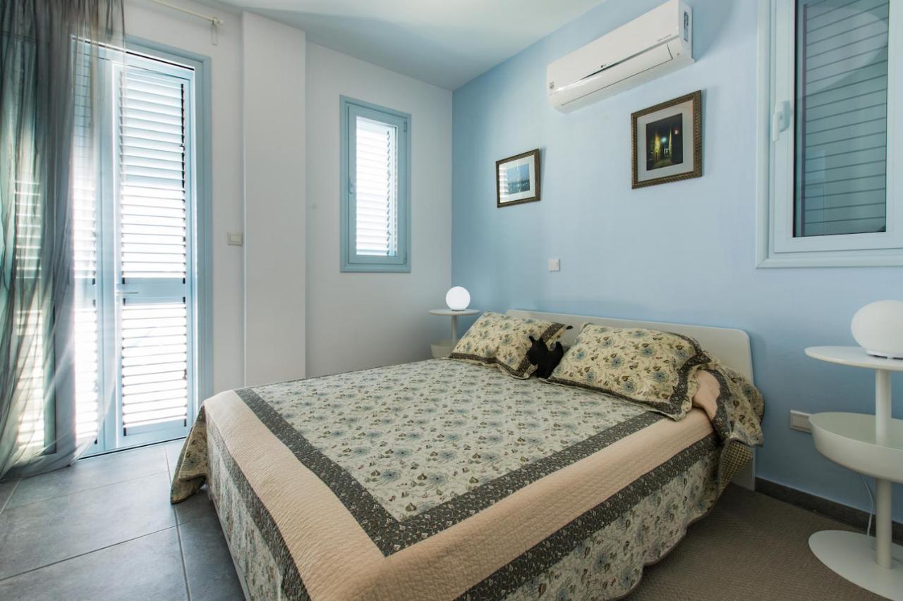 Blue Diamond Beach Villas Paphos Exteriör bild